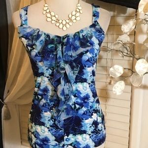 Beautiful White House black market top